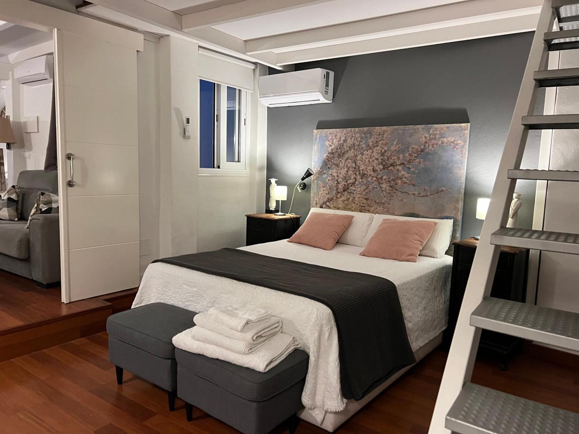 Fantastic Penthouse Center Apartment